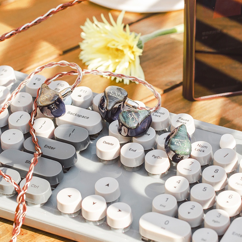 山靈ME800旗艦級(jí)圈鐵耳機(jī)正式發(fā)布，零售價(jià)4298元，首發(fā)價(jià)3998元！12月10日-14日，全網(wǎng)發(fā)售！